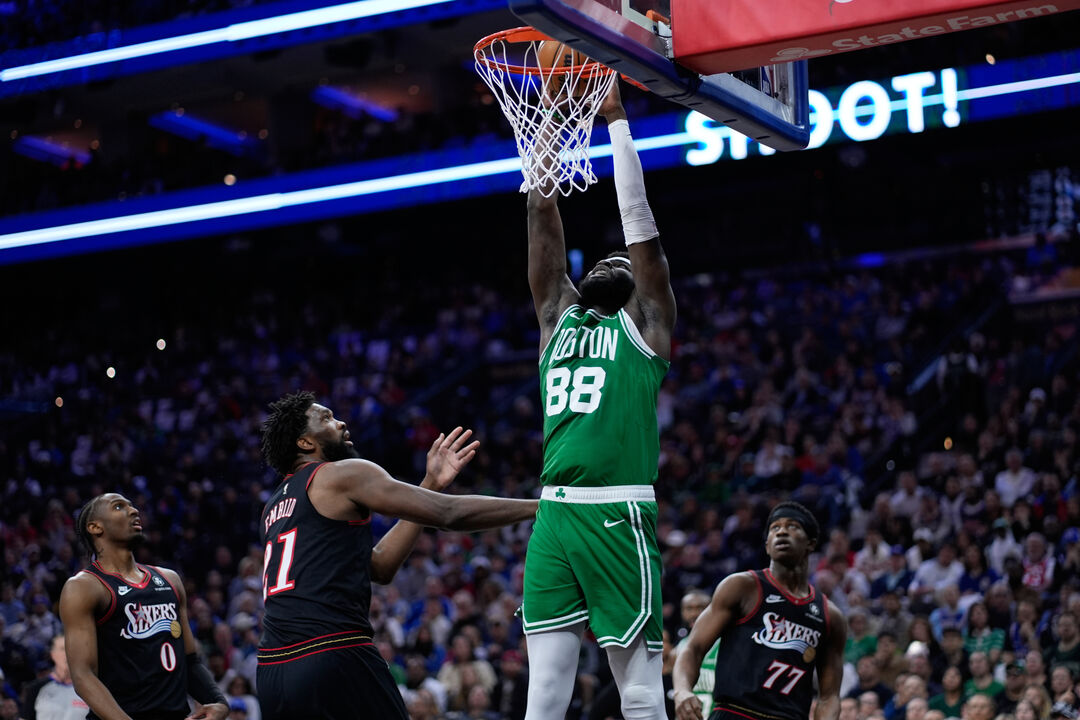 Neemias Queta somou 9 pontos frente aos 76ers