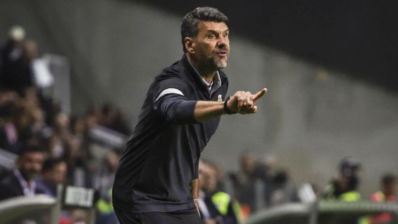 Cristiano Bacci escolhido com missão de evitar descida do E. Amadora