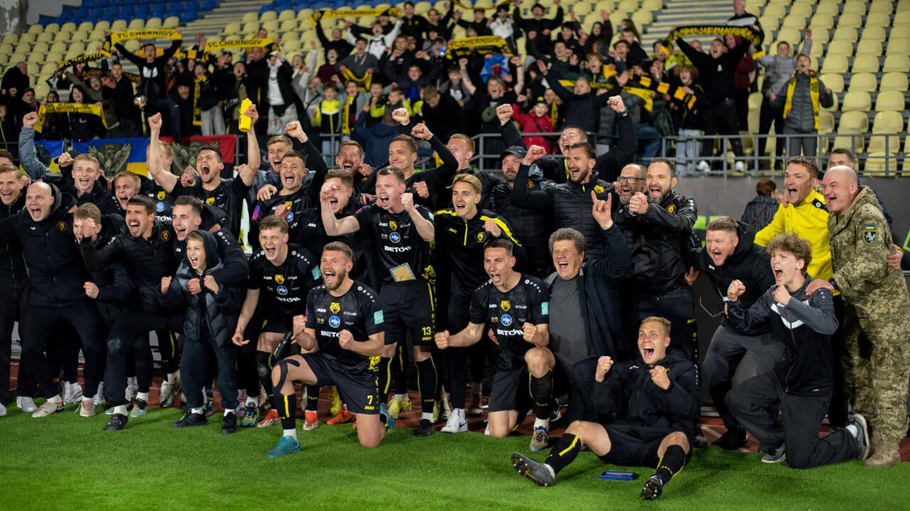FC Chernihiv festeja o apuramento para a final da Taça da Ucrânia