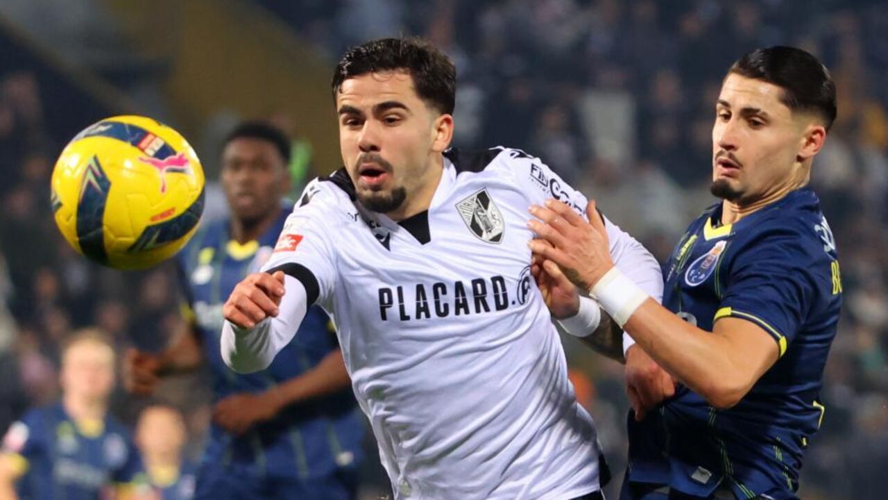 Tony Strata, V. Guimarães