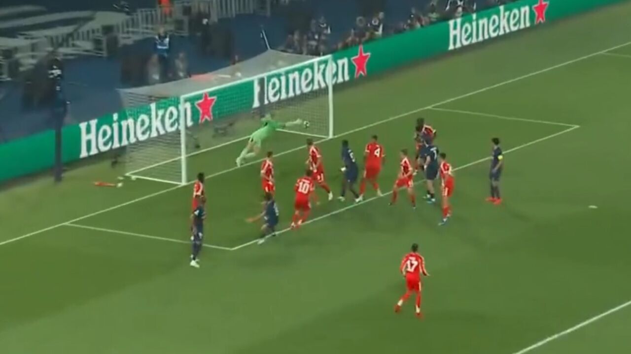 Golo de João Neves no PSG-Bayern