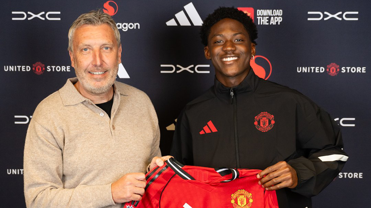 Oficial: Kobbie Mainoo renova contrato com o Manchester United até 2031