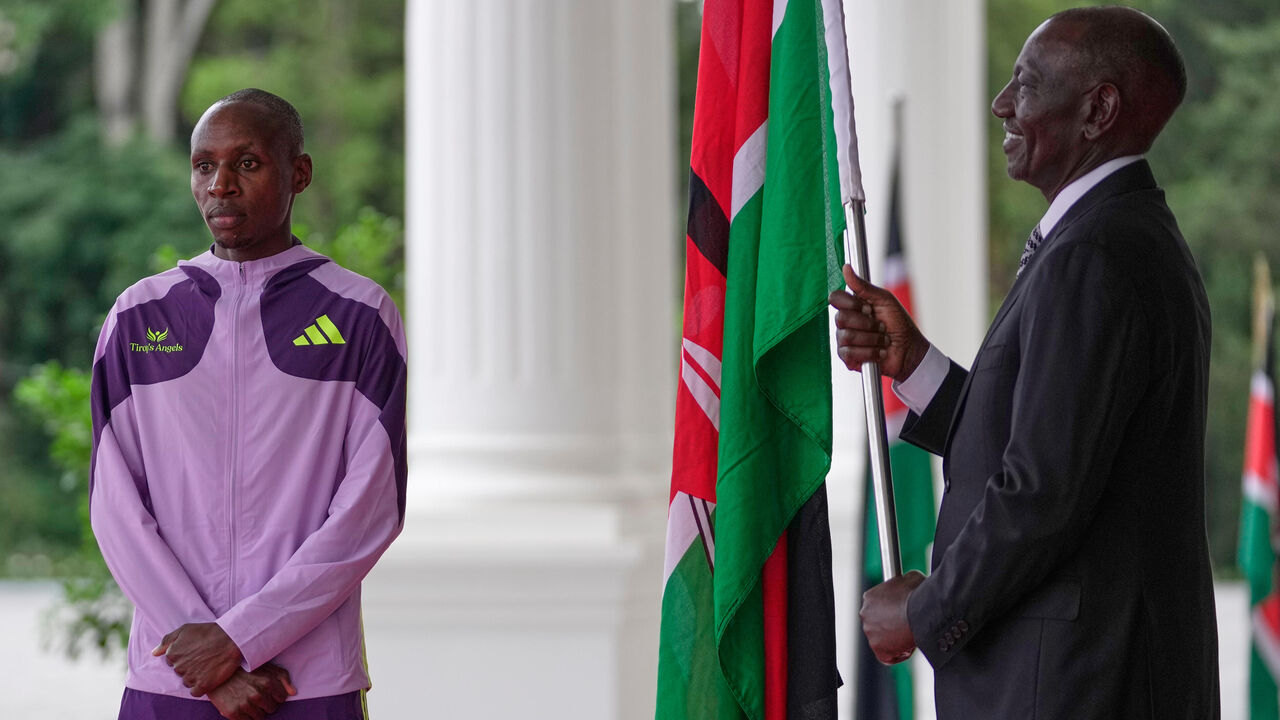 Quénia recebe Sabastian Sawe, recordista mundial da maratona, como herói