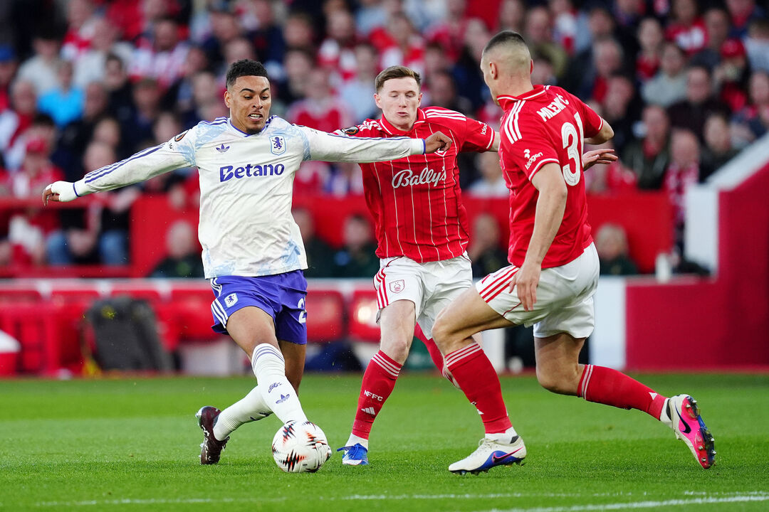 Morgan Rogers no Nottingham-Aston Villa