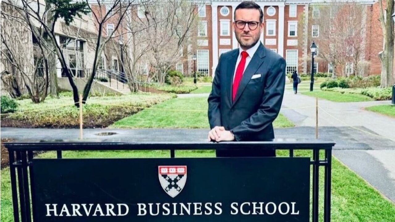 Mauro Xavier completa formação executiva na Harvard Business School