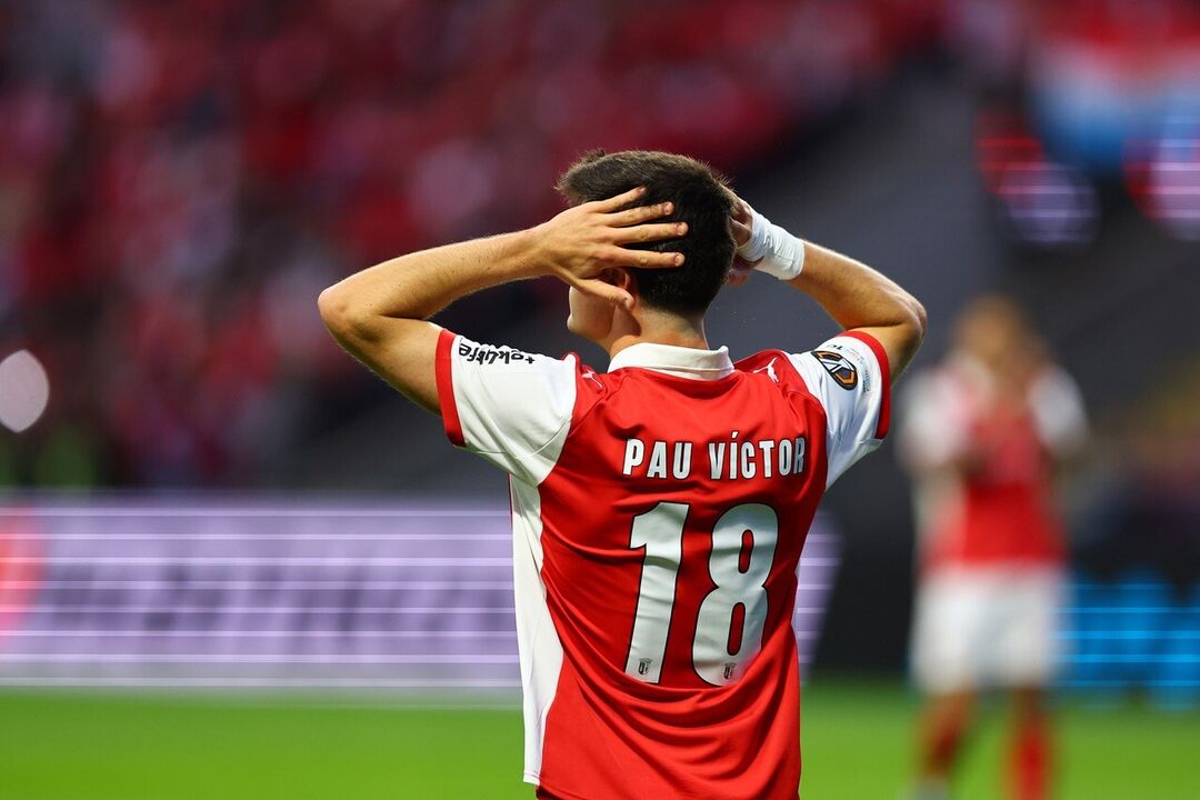 Pau Victor em ação contra o Friburgo