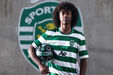 Leonardo Varela assina contrato profissional com o Sporting
