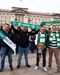 Adeptos do Sporting celebram em frente ao Palácio de Buckingham, em Londres