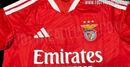 Footy Headlines divulgou imagens daquela que pode ser a camisola do Benfica para 26/27