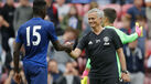 Mourinho cumprimenta Tuanzebe