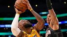 LeBron James em ação nos LA Lakers-Houston Rockets