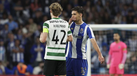 Hjulmand e Gabri Veiga à conversa durante o clássico entre FC Porto e Sporting