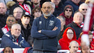 Nuno Espírito Santo reage junto ao banco do West Ham
