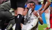Mbappé com sangue no rosto após lance polémico no Real Madrid-Girona