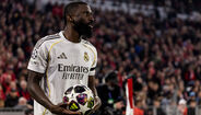 Rüdiger também termina contrato com o Real Madrid em junho, mas a continuidade não é certa. O clube está a analisar a situação