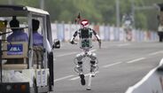 Robô humanóide vence meia-maratona em Pequim