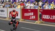 Robô humanóide vence meia-maratona em Pequim