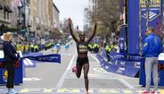 Sharon Lokedi vence a Maratona de Boston