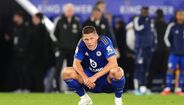 Leicester despromovido, dez anos depois do título na Premier League.
