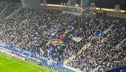 Claques do FC Porto exibiram tarja com Varandas mascarado de palhaço durante o clássico no Dragão