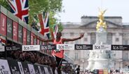 Sabastian Sawe corta a meta na Maratona de Londres