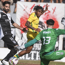 <![CDATA[ Dupla regressa frente ao líder ]]>