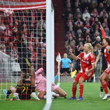 <![CDATA[ Bayern Munique e Arsenal avançam para as meias-finais da Liga dos Campeões feminina ]]>