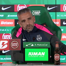 <![CDATA[ Rui Borges: «Estamos preocupados com toalhas... Esqueçam isso! Façam-me perguntas sobre futebol» ]]>