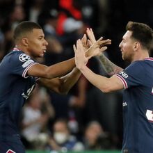 <![CDATA[ «Rematou nove vezes e marcou o mesmo golo nove vezes»: Mbappé lembra treinos de Messi no PSG ]]>