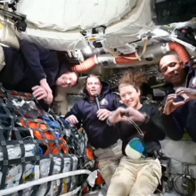 <![CDATA[ «Dava para ver o planeta inteiro, de polo a polo»: astronautas descrevem “vista incrível” da Terra rumo à Lua  ]]>