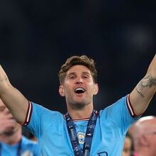 <![CDATA[ Gallas aconselha John Stones ao Chelsea: «Tem experiência como líder…» ]]>