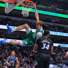 <![CDATA[ Cooper Flagg torna-se o jogador mais jovem de sempre a marcar 50 pontos num jogo da NBA ]]>