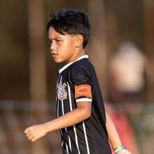 <![CDATA[ Enrico, o menino de 8 anos (e 466 mil seguidores no Instagram) que mostra talento na Iber Cup'2026: «É muito centrado» ]]>