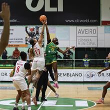 <![CDATA[ Benfica entra com vitória clara nos 'quartos' da Liga Betclic feminina  ]]>