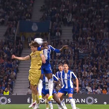 <![CDATA[ Possível penálti de Zaidu comparado pelo FC Porto com dois lances de Sporting e Benfica ]]>