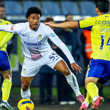 <![CDATA[ Chissumba ressente-se da lesão muscular na coxa direita e volta a parar  ]]>