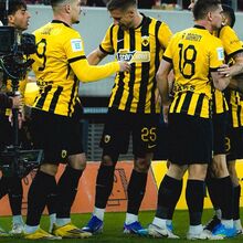 <![CDATA[ AEK Atenas derrota Olympiacos e reforça liderança na Grécia ]]>