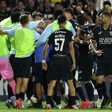 <![CDATA[ Caminho pela Beira na estrada da subida: Viseu sonha com a subida do Académico ]]>