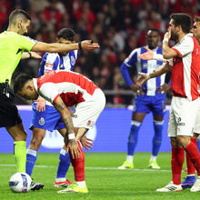 <![CDATA[ Equipa de arbitragem e VAR do Sp. Braga-FC Porto recebem nota insatisfatória ]]>