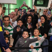 <![CDATA[ Gyökeres regressou a casa ]]>