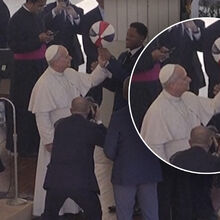 <![CDATA[ Harlem Globetrotters foram ao Vaticano e ensinaram truque ao Papa ]]>