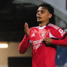 <![CDATA[ Nápoles de olho em Richard Ríos ]]>