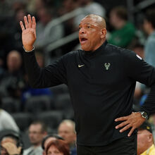 <![CDATA[ Doc Rivers questionado sobre o futuro: «Tenho sete netos...» ]]>