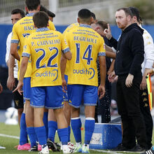 <![CDATA[ Canário cospe fogo antes do FC Porto: Estoril marca como não se via há 75 anos ]]>