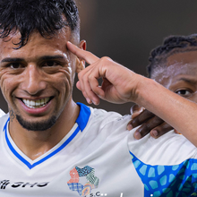 <![CDATA[ Al Ittihad de Sérgio Conceição perde com o Neom SC nos descontos em jogo com sete golos ]]>