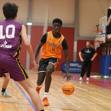 <![CDATA[ Promessa do Benfica tem Neemias como exemplo, Kobe como ídolo e muita ambição: «Sonho jogar na NBA ou na Euroliga» ]]>