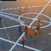 <![CDATA[ Astronautas da Artemis II mostram boa disposição a bordo de navio da Marinha dos EUA  ]]>