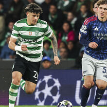 <![CDATA[ Com pés, mãos, cabeça e até em patins: Sporting a rugir nos quatro quartos ]]>