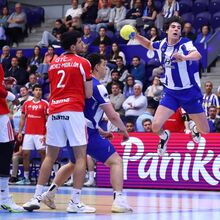 <![CDATA[ A crónica do FC Porto-Benfica, 42-32: Dragão voraz ]]>