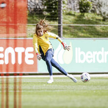 <![CDATA[ Inês Pereira tem futuro em aberto: Deportivo, Everton... 